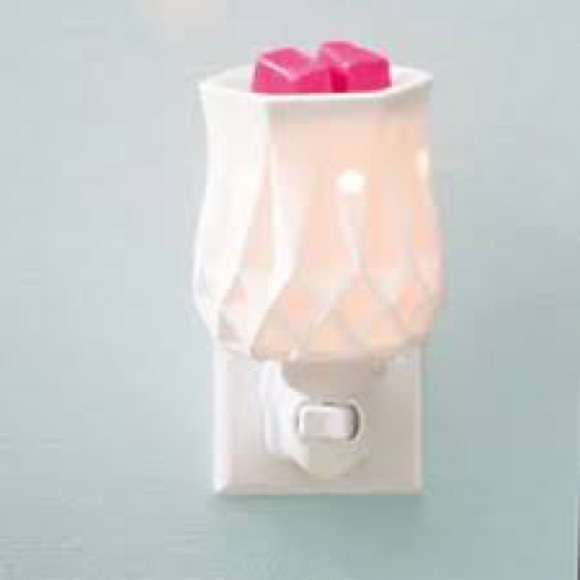 Scentsy Alabaster Mini Warmer - Picture 3 of 3